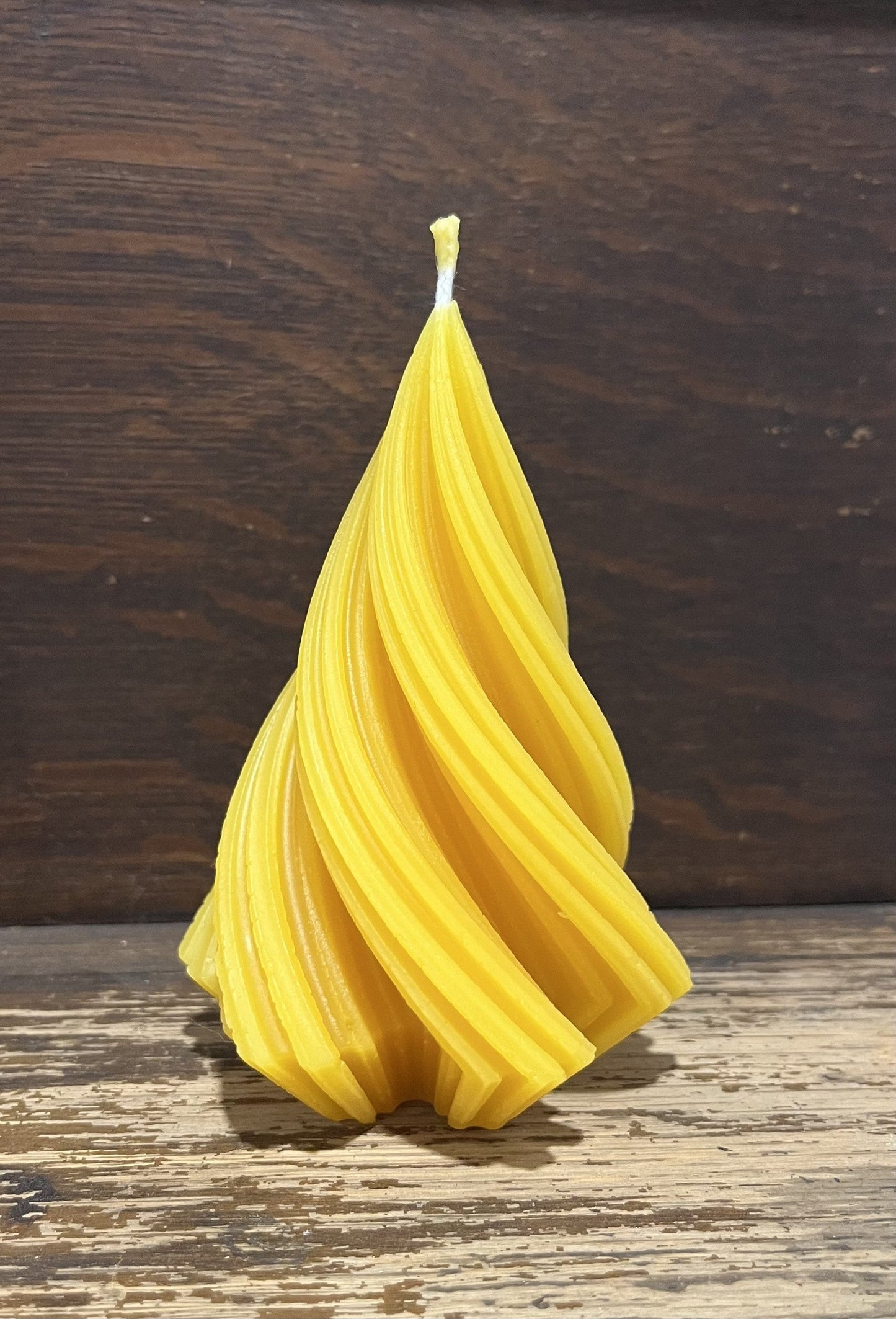Modern Swirl Beeswax Candle