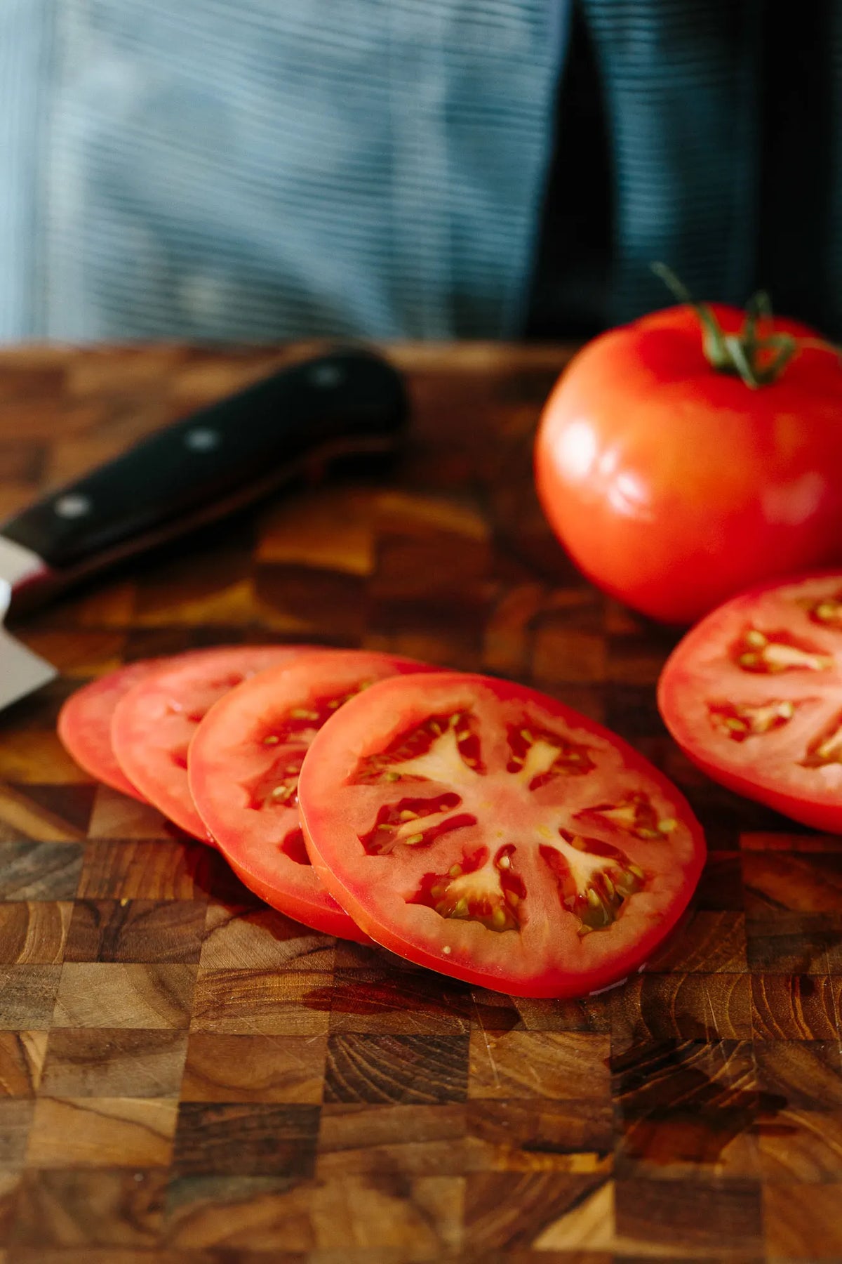 Slicing Tomatoes